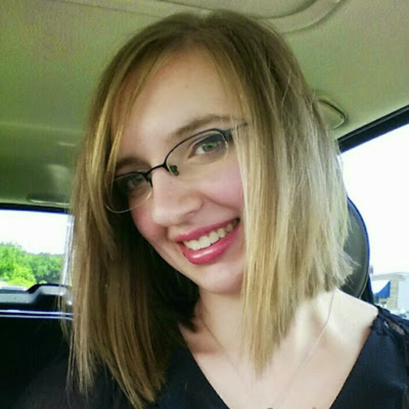 Meet your Posher, Khrystyne - Picture 1 of 1